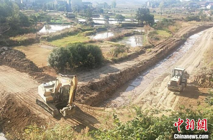 祁阳市潘市镇下七渡村高标准农田建设现场。　祁阳市委宣传部供图