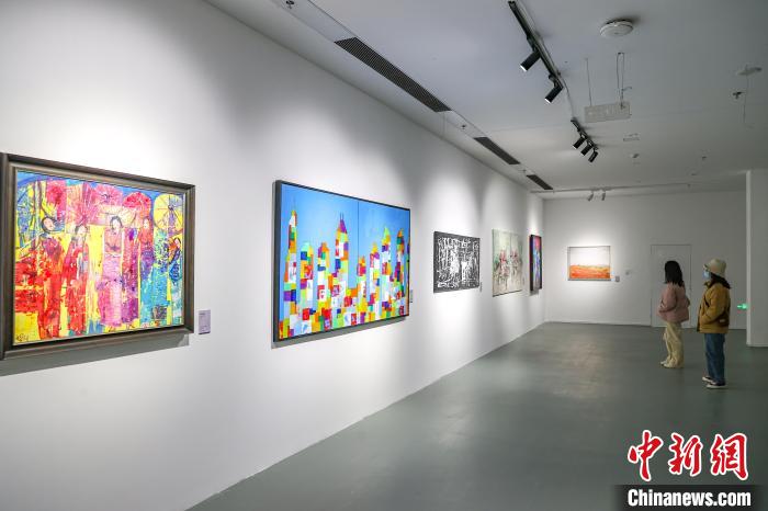 阿拉伯知名艺术家访华采风精品展在江西景德镇开展