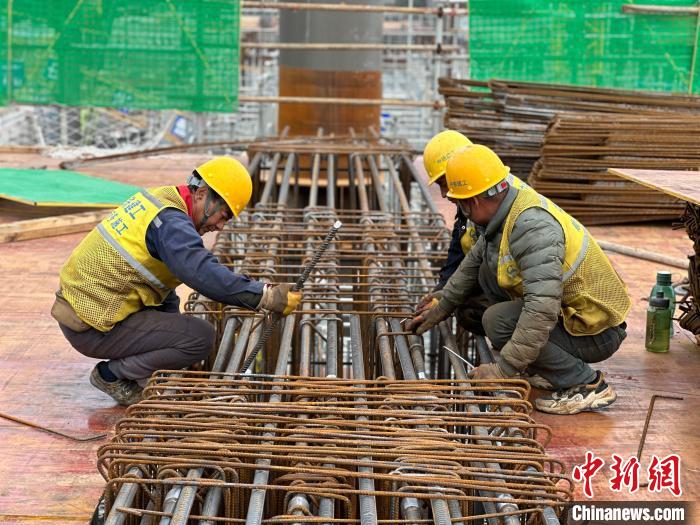 广州白云站：春节假期千人会战保开通