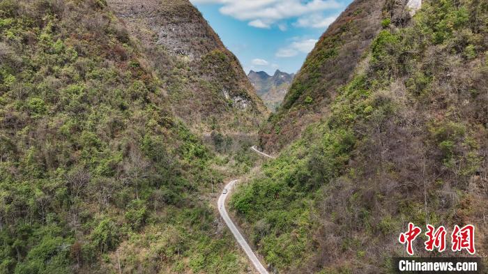 广西“山里娃”的“高铁梦”：想让乡亲们走出大山看世界