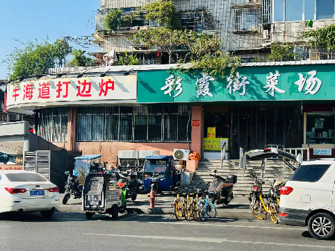 人均30+，火锅店开进菜市场，造噱头还是真赚钱？